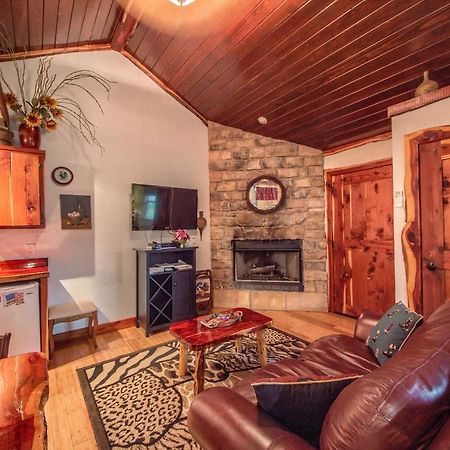 Willa Cedar Bliss Cabin Fredericksburg Zewnętrze zdjęcie